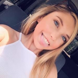 Meet your Posher, Casey